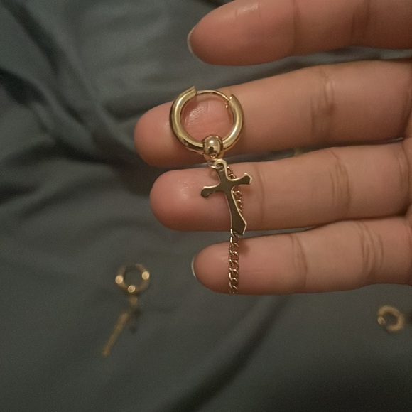 Mega Earrings in gold cross chain mini hoops - Picture 5 of 9